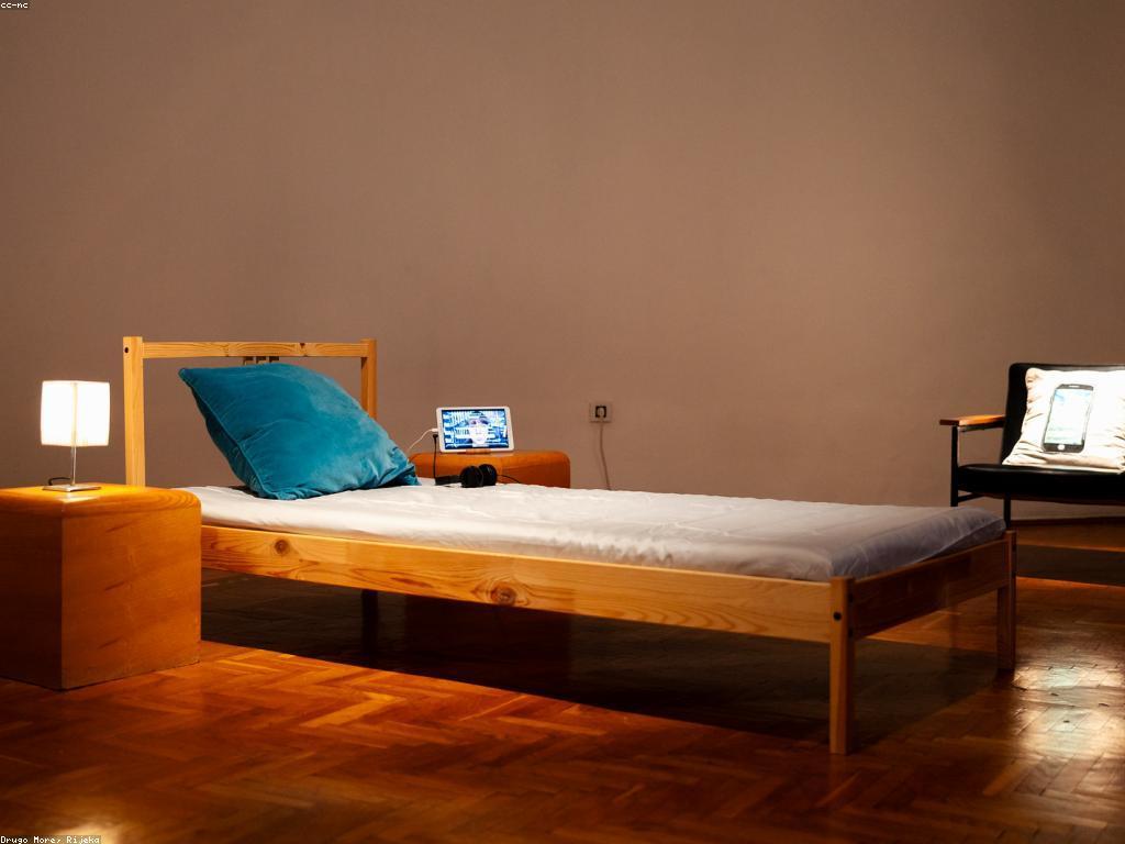 អត្ថប្រយោជន៍និងហានិភ័យនៃការប្រែប្រួលឌីជីថល